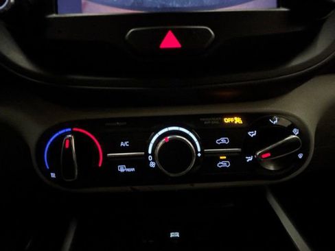 Certified 2023 Kia Soul LX w/ LX Technology Package FWD image 18
