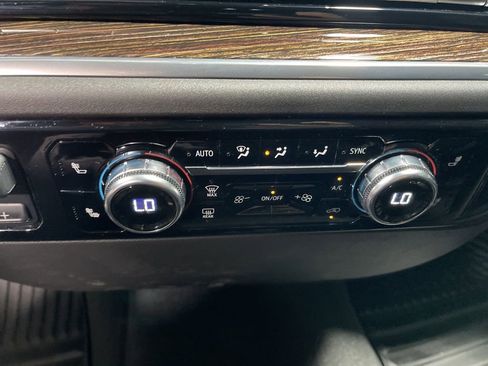 Used 2025 GMC Sierra 1500 SLE image 33