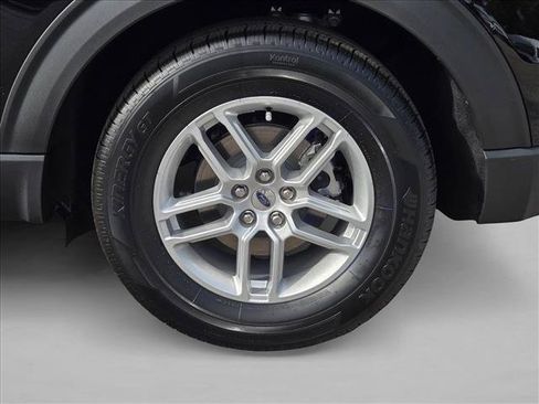 New 2026 Ford Explorer Active RWD image 9