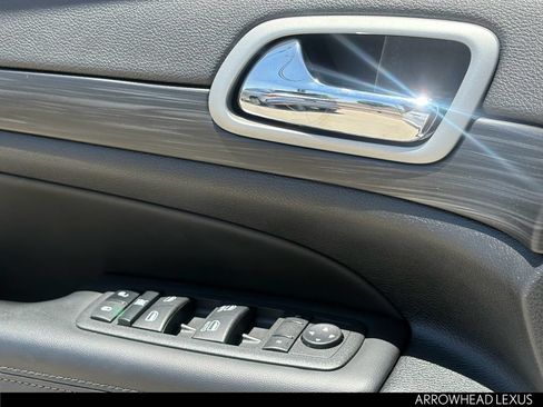 Used 2022 Jeep Grand Cherokee Laredo X RWD image 21