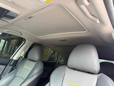 Used 2022 Subaru Crosstrek 2.5i Sport w/ Moonroof Package AWD/4WD image 34