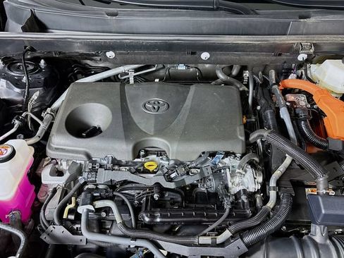 Used 2024 Toyota RAV4 SE w/ Convenience Package AWD/4WD image 33