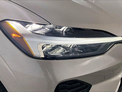 Used 2024 Volvo XC60 B5 Plus image 39