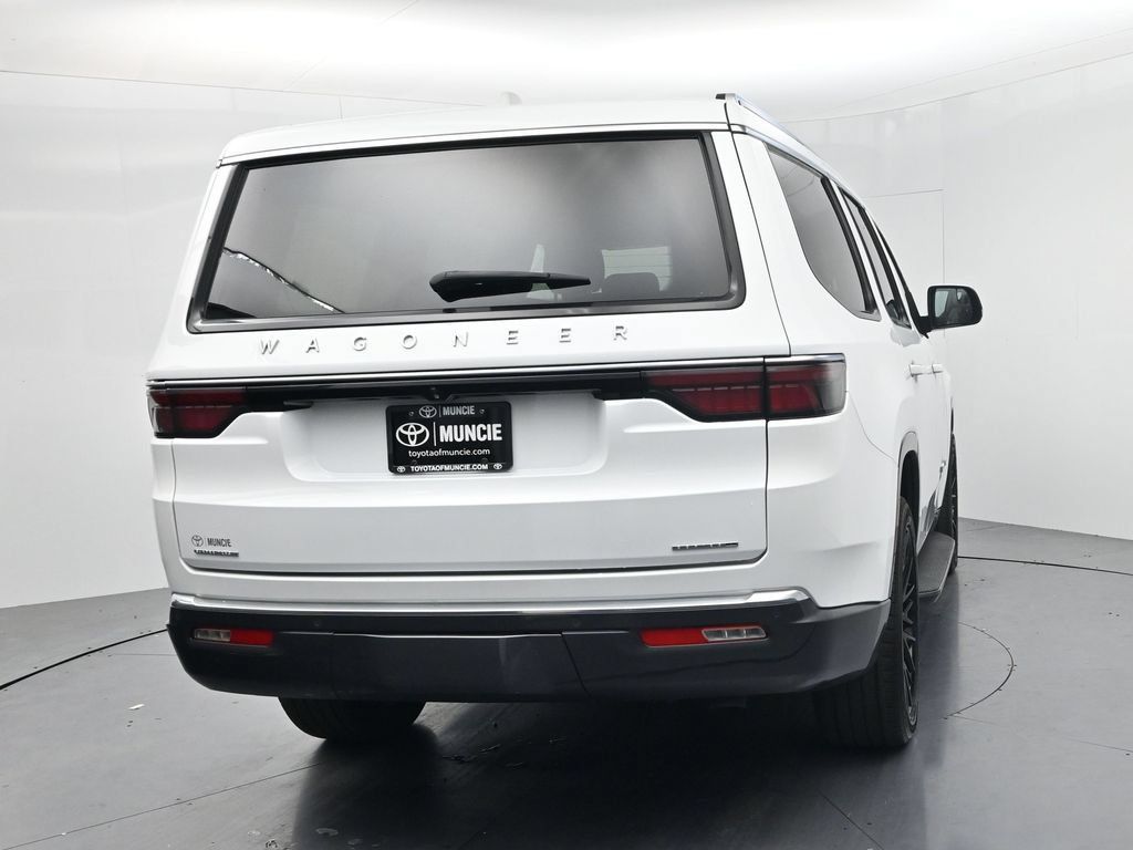 Used 2022 Jeep Wagoneer Series I AWD/4WD image 7
