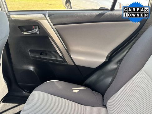 Used 2015 Toyota RAV4 XLE image 15