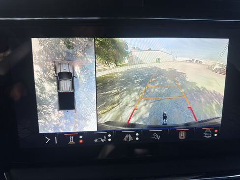 Used 2025 GMC Sierra 2500 AT4X AWD/4WD image 22