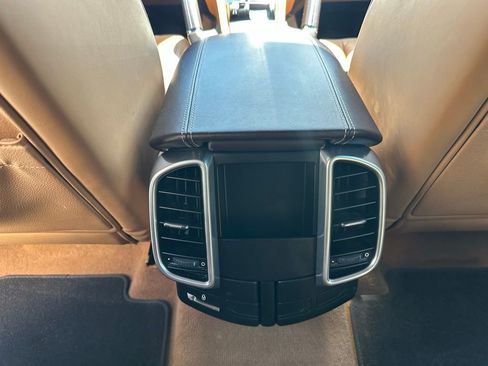 Used 2013 Porsche Cayenne image 35