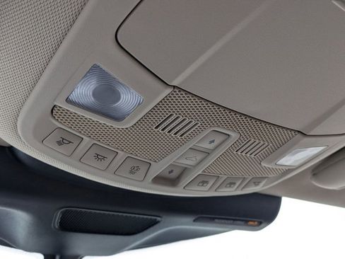 Used 2022 Lincoln Nautilus Reserve image 13