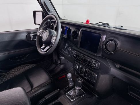 Used 2023 Jeep Wrangler Unlimited Sahara image 29