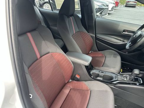 Used 2025 Toyota Corolla SE w/ SE Premium Package FWD image 29