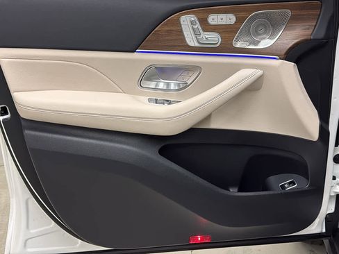New 2026 Mercedes-Benz GLS 450 4MATIC image 15