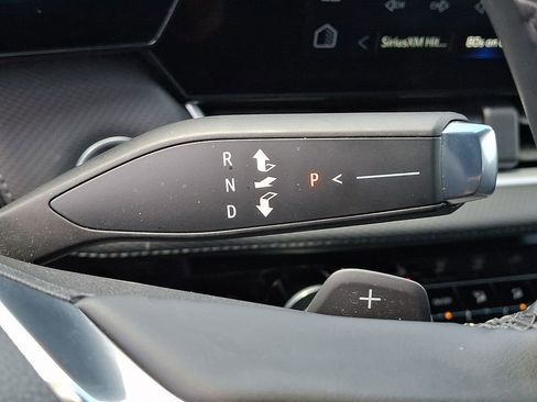 Used 2025 Chevrolet Equinox LT AWD/4WD image 14