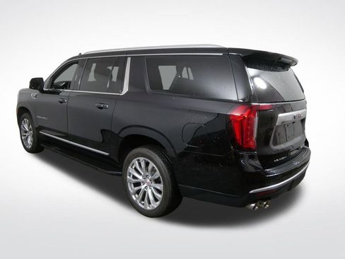 Used 2024 GMC Yukon XL Denali AWD/4WD image 8