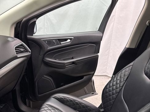 Certified 2024 Ford Edge Titanium AWD/4WD image 24