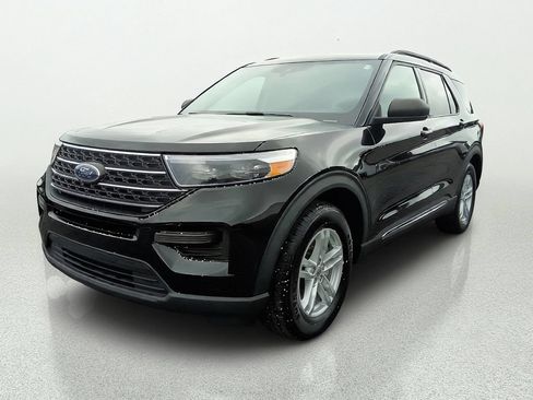 Used 2022 Ford Explorer XLT RWD image 3