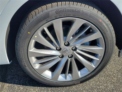 New 2026 Buick Envision Avenir image 5