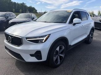Used 2023 Volvo XC40 B5 Plus w/ Climate Package AWD/4WD video 1