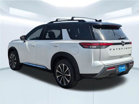 New 2026 Nissan Pathfinder Platinum image 2