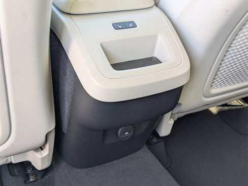 Used 2024 Volvo XC60 B5 Core image 18