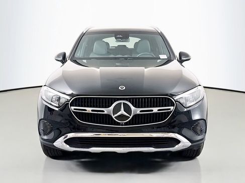 Used 2025 Mercedes-Benz GLC 300 image 2
