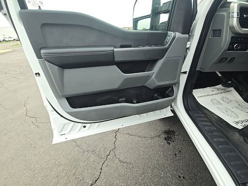 Used 2023 Ford F350 XLT w/ FX4 Off-Road Package AWD/4WD image 13