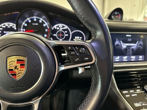 Used 2017 Porsche Panamera 4 AWD/4WD image 17
