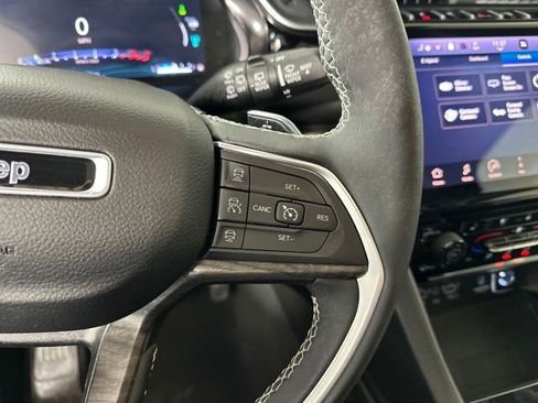 Used 2023 Jeep Grand Cherokee 30th Anniversary image 16