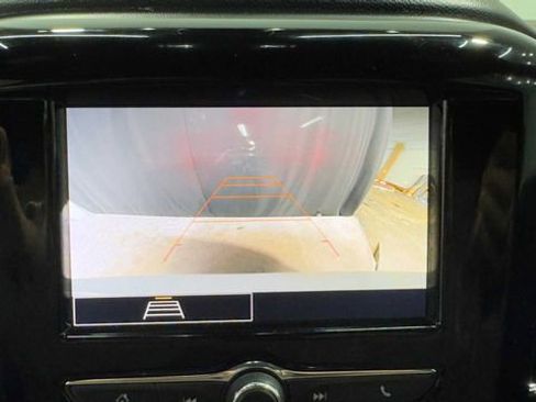 Used 2023 Chevrolet Traverse LT image 32