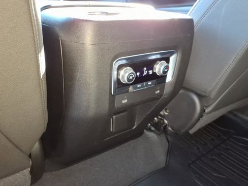 Used 2023 GMC Yukon XL SLT image 20
