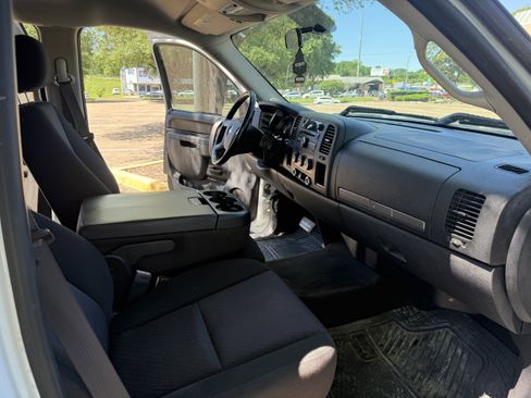 Used 2011 Chevrolet Silverado 1500 LT image 11