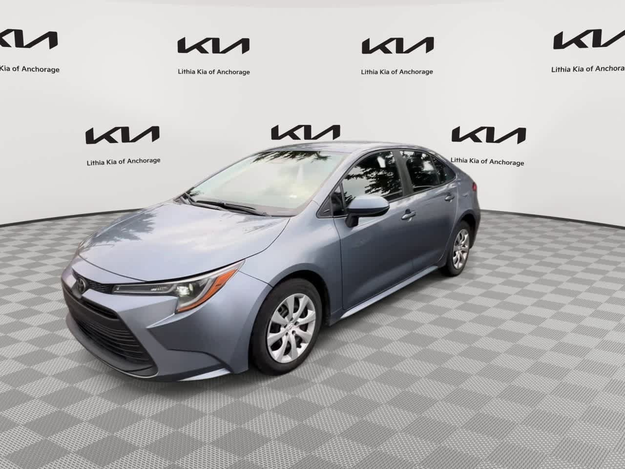 Used 2023 Toyota Corolla LE FWD image 4