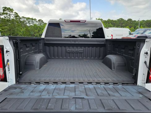 Used 2023 GMC Sierra 1500 SLT AWD/4WD image 29