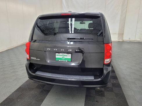 Used 2016 Dodge Grand Caravan SXT FWD image 6