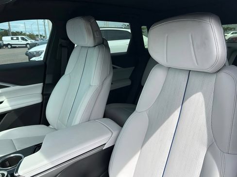 Used 2024 Cadillac Lyriq Sport RWD image 18