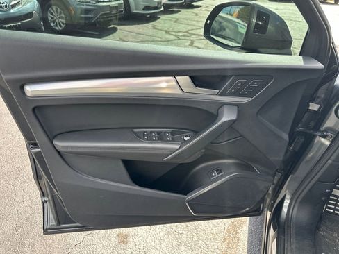 Used 2020 Audi Q5 2.0T Titanium Premium Plus w/ Premium Plus Package image 11