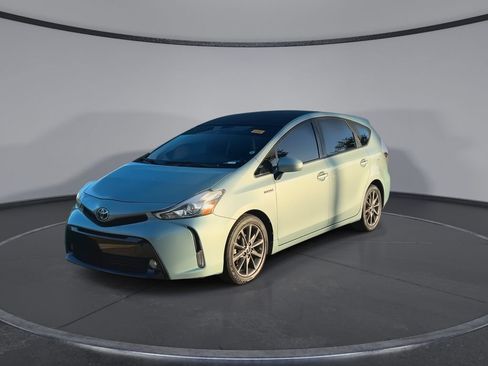 Used 2017 Toyota Prius V Five w/ Advanced Technology Package FWD image 4