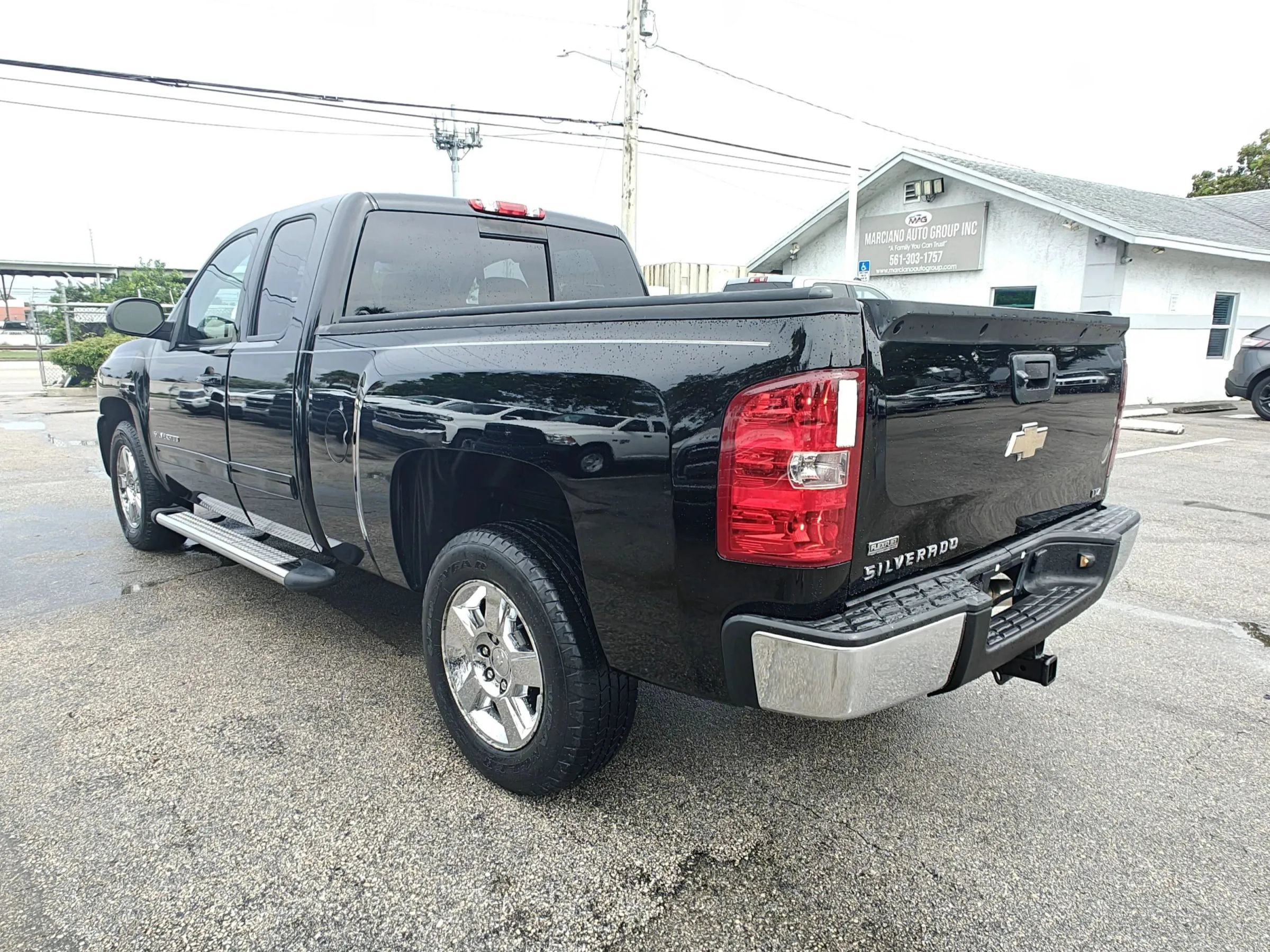 Used 2010 Chevrolet Silverado 1500 LTZ w/ LTZ Plus Package RWD image 5