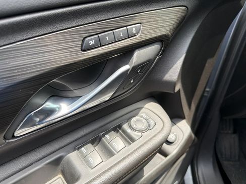 Used 2019 GMC Terrain SLT w/ Preferred Package AWD/4WD image 8