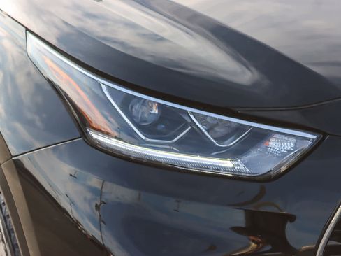 Used 2024 Toyota Highlander Platinum image 7