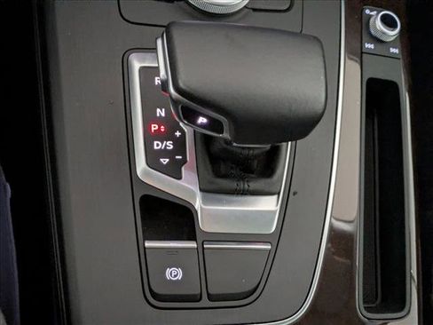 Used 2019 Audi Q5 2.0T Premium w/ Convenience Package image 12