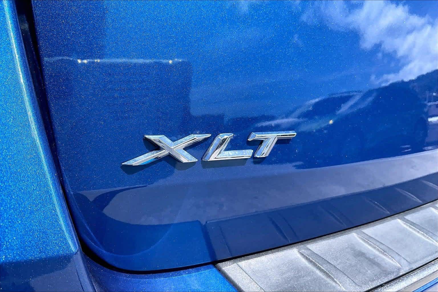 Used 2023 Ford Explorer XLT w/ Equipment Group 202A RWD image 7