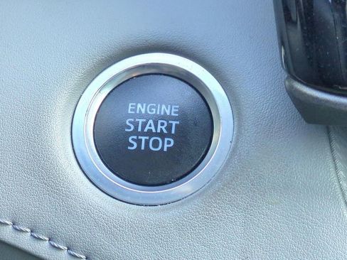 Used 2020 Toyota Highlander XLE FWD image 24