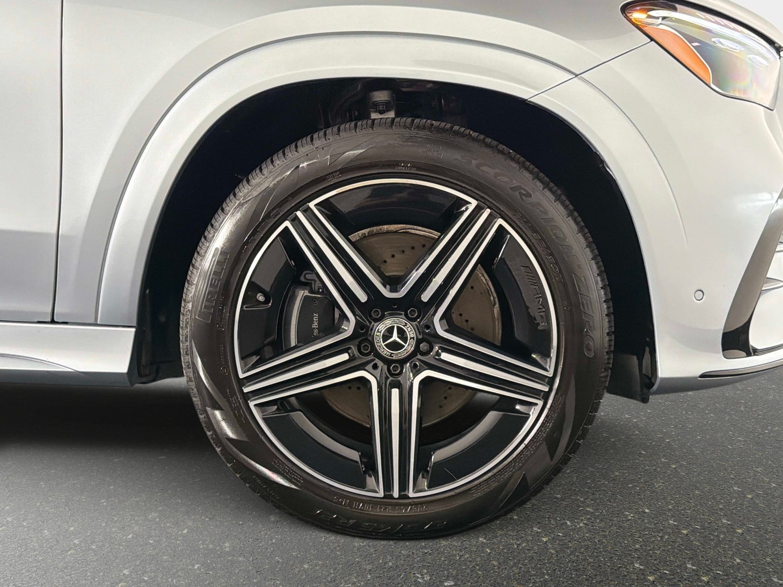 Used 2026 Mercedes-Benz GLE 450 4MATIC w/ Driver Assistance Package image 22