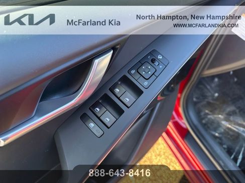 Used 2023 Kia Niro EX Touring image 12