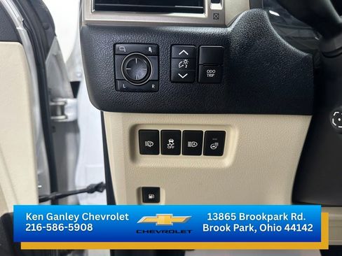 Used 2021 Lexus GX 460 Premium w/ Premium Package AWD/4WD image 11