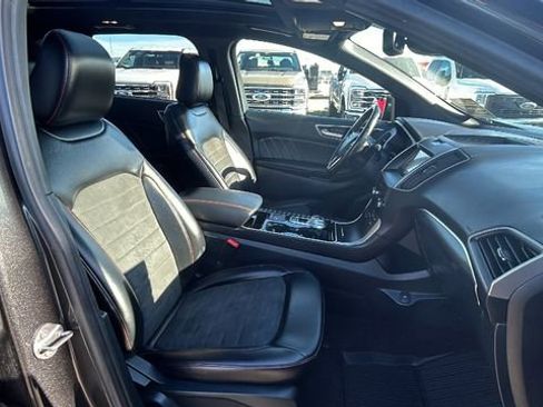 Certified 2020 Ford Edge ST-Line w/ Cold Weather Package image 11