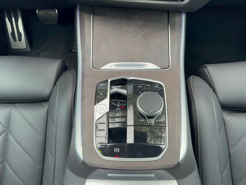 Used 2024 BMW X5 sDrive40i w/ M Sport Package RWD image 22