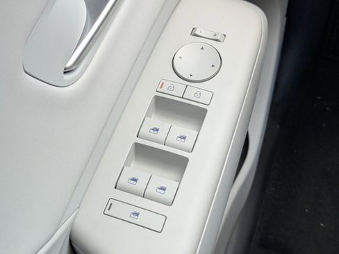 New 2024 Hyundai Kona Limited image 30