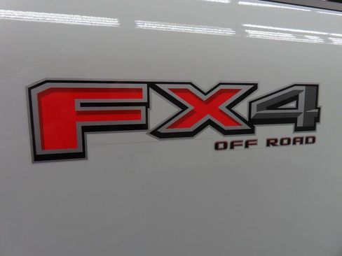 Used 2025 Ford F250 Platinum w/ FX4 Off-Road Package image 58