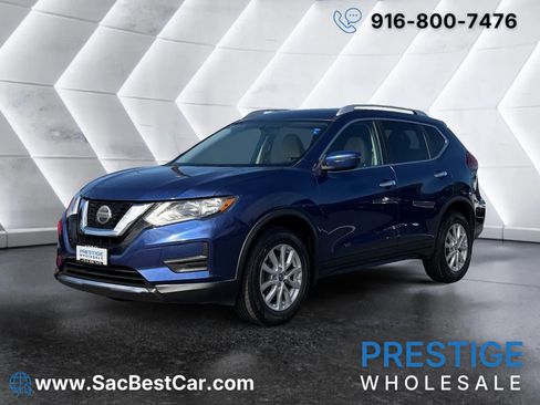 Used 2018 Nissan Rogue SV image 1